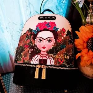 Meet your Posher, Lorena